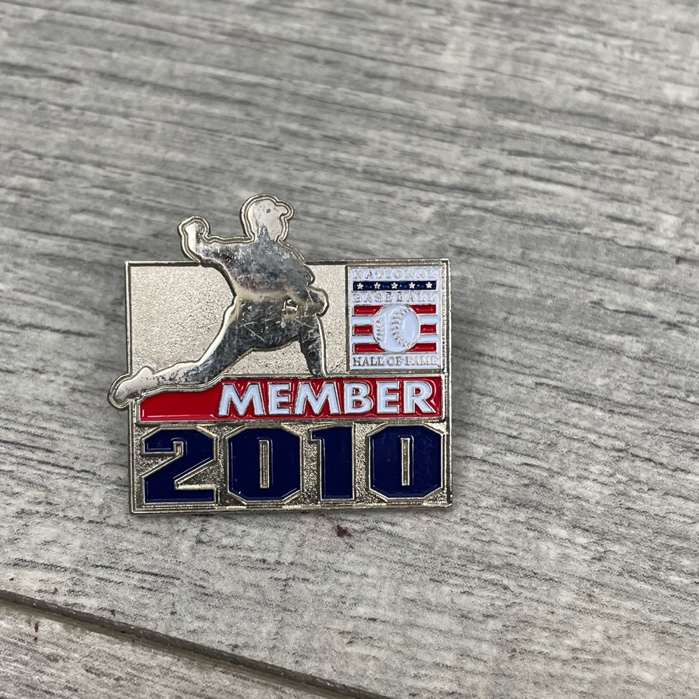 2010 National Baseball Hall Of Fame Member  Broach Pin - Picture 2 of 4